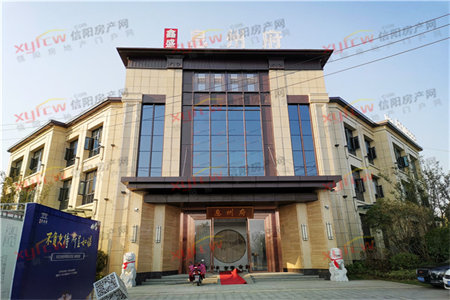 鑫源小区1卫90㎡，带车库和附房